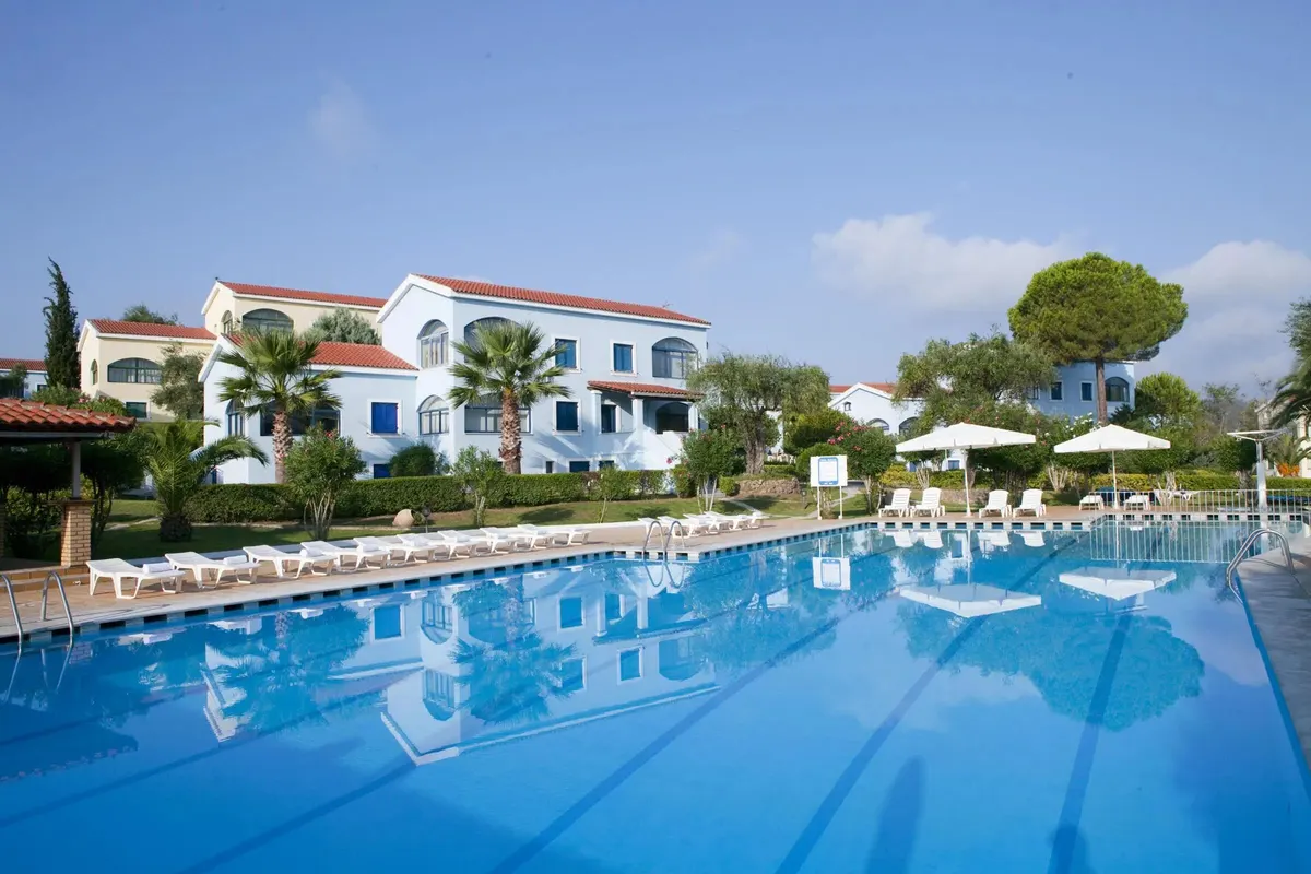 Govino Bay — hoofdfoto