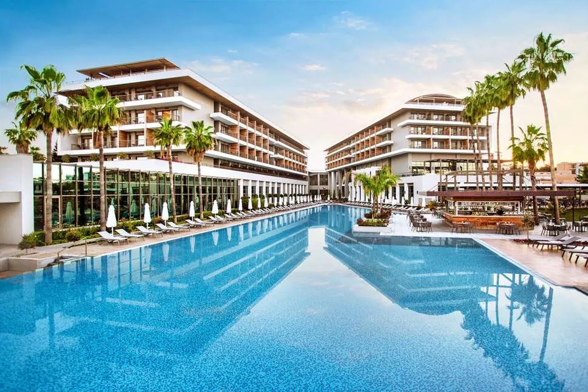 Acanthus Cennet Barut Collection, hoofdfoto