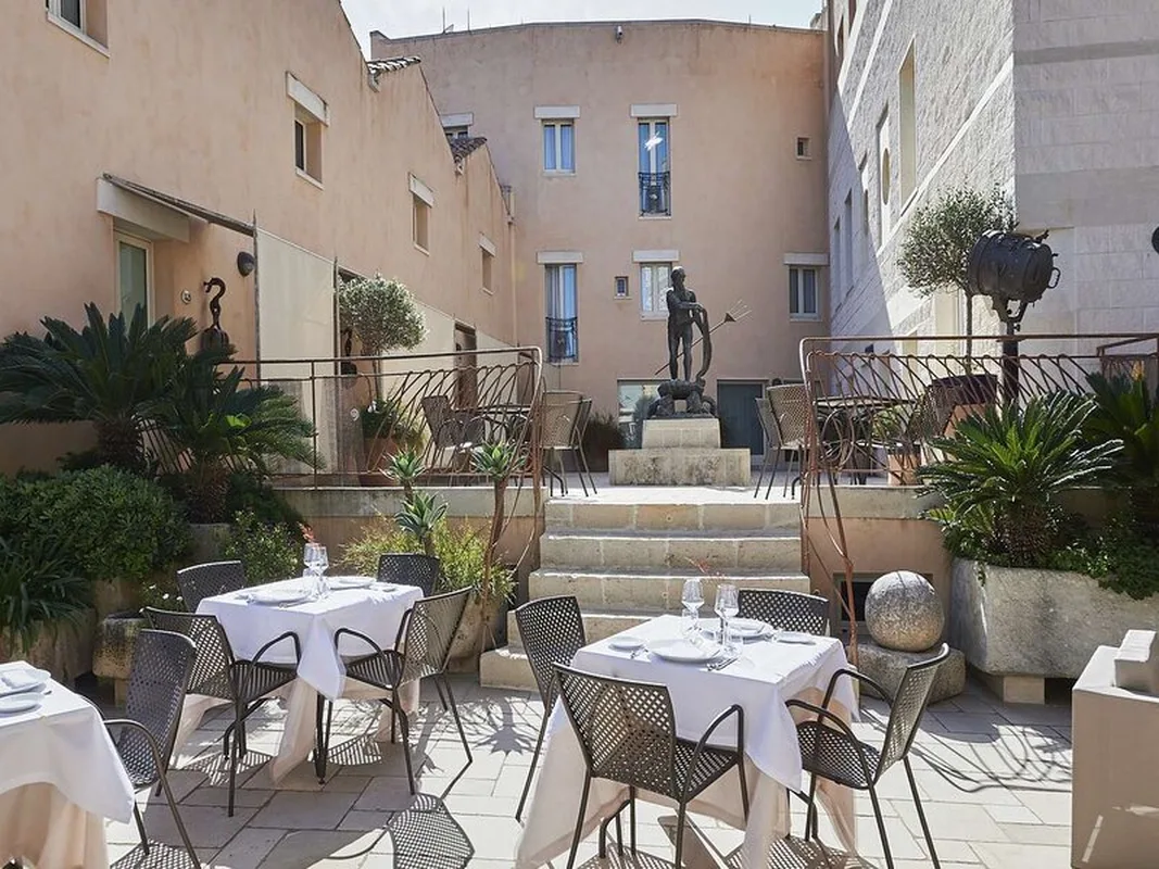 Corte Di Nettuno — hoofdfoto