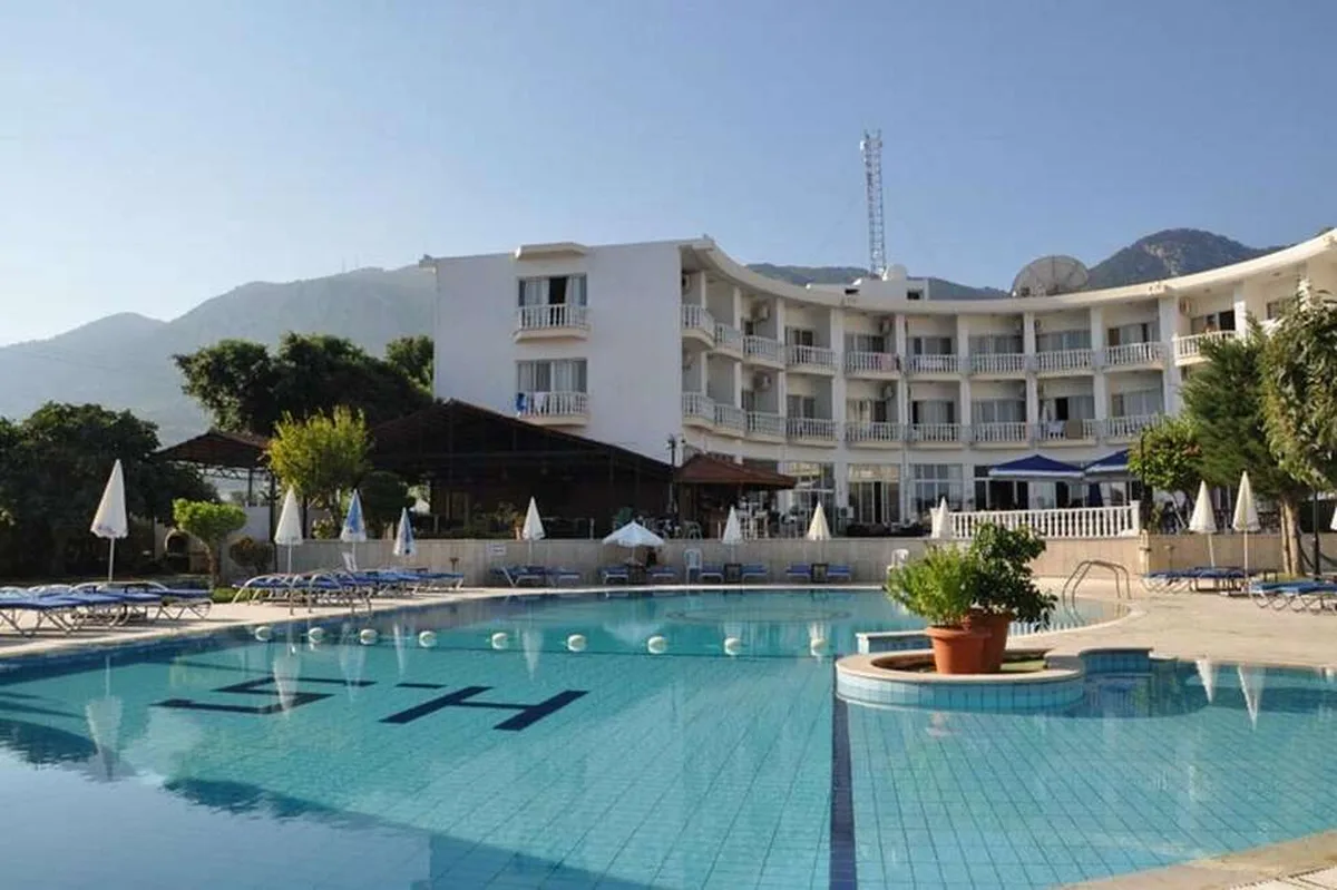 Hotel Sempati — hoofdfoto
