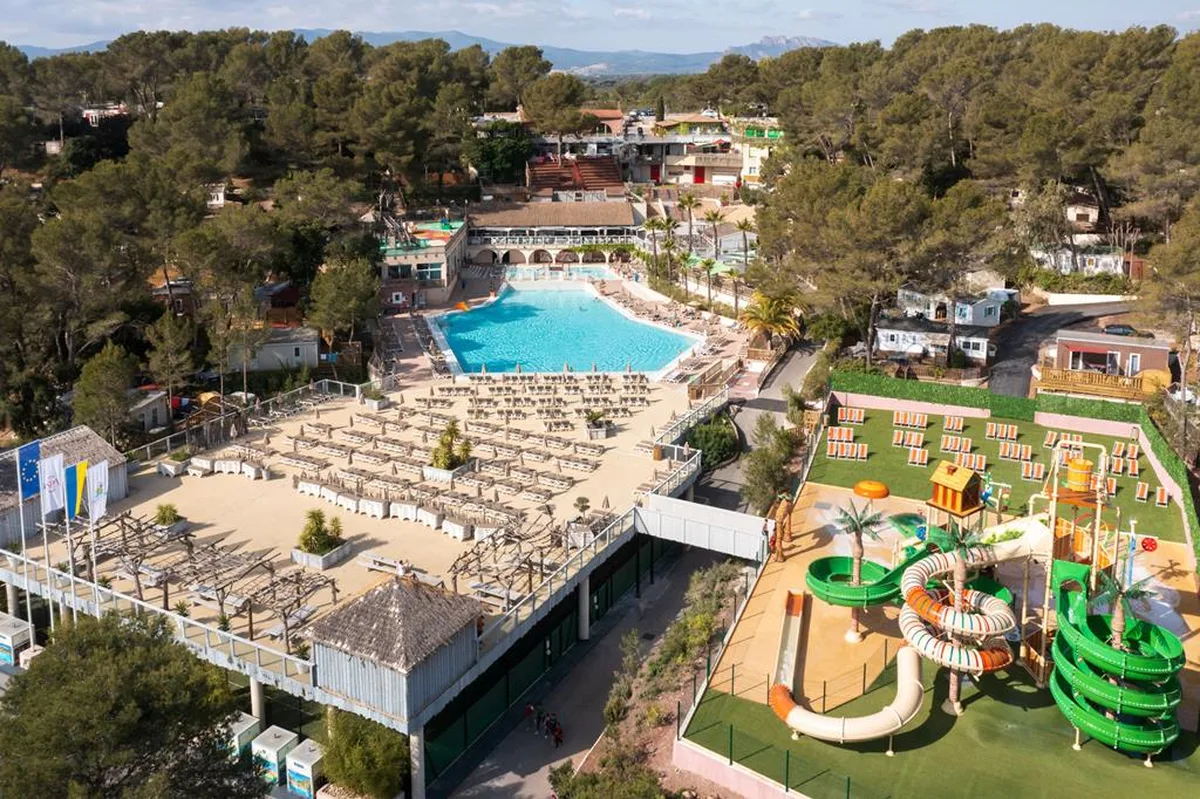 Holiday Green Resort & Spa — hoofdfoto
