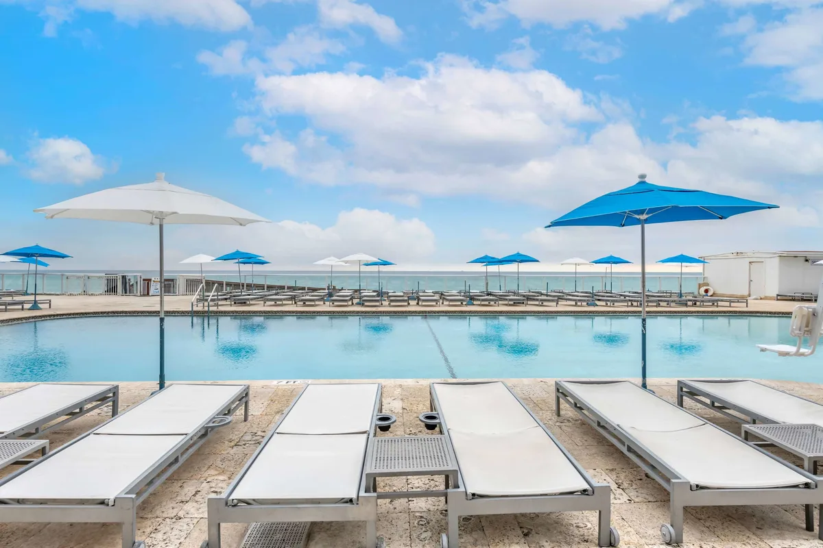 Ramada Plaza Marco Polo Beach Resort, hoofdfoto