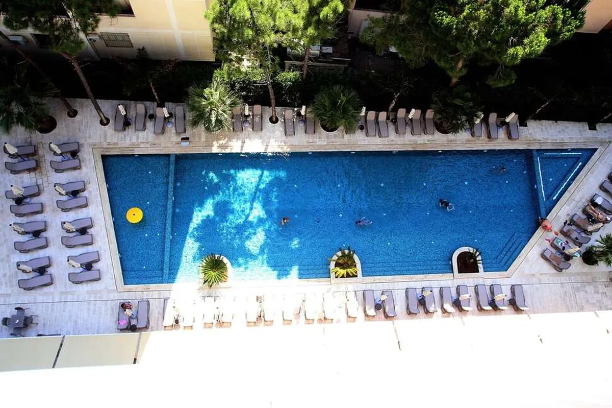 Durres Bay Hotel — hoofdfoto