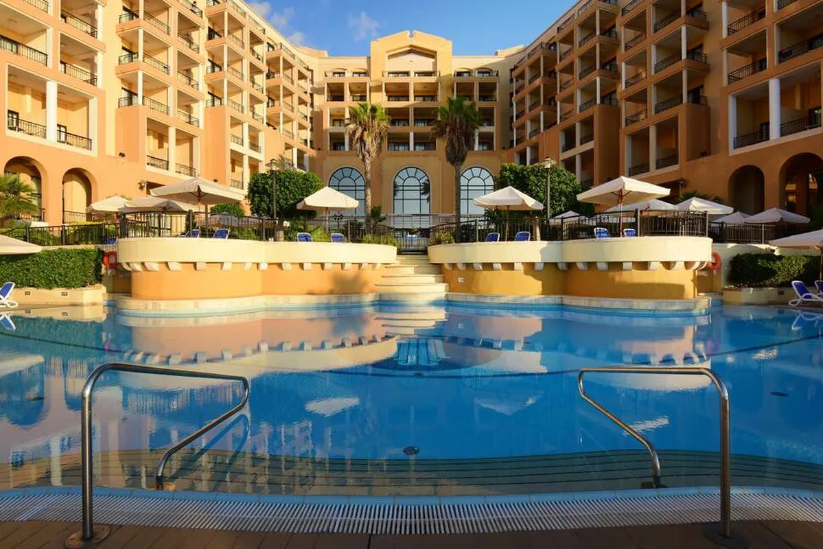 Corinthia Hotel St. George's Bay — hoofdfoto