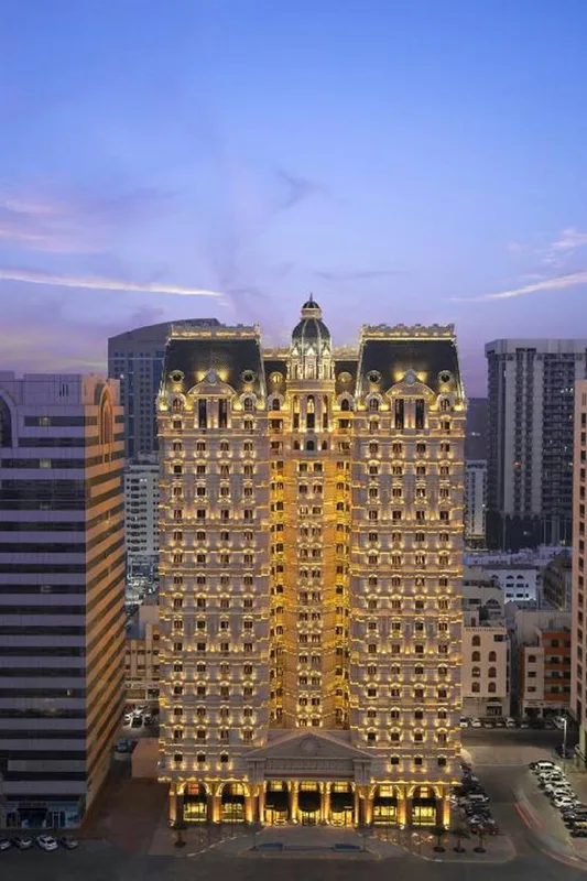 Royal Rose Abu Dhabi, a Curio Collection by Hilton Affiliated Hotel — hoofdfoto
