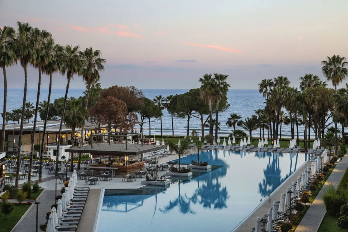 Acanthus Cennet Barut Collection — hoofdfoto