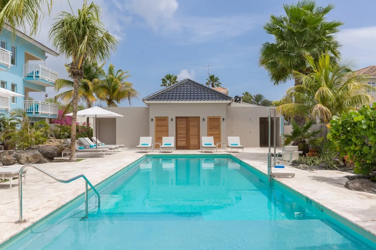 Dolphin Suites Hotel — hoofdfoto