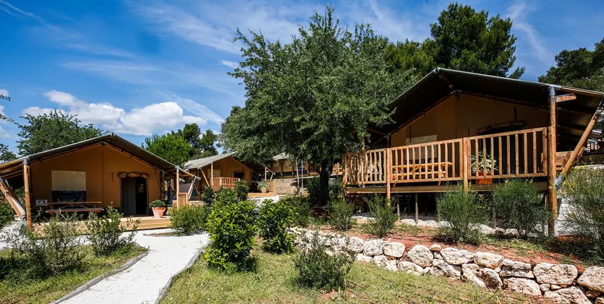 Arena One 99 Glamping — hoofdfoto