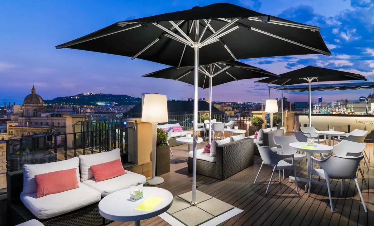 H10 Universitat — hoofdfoto