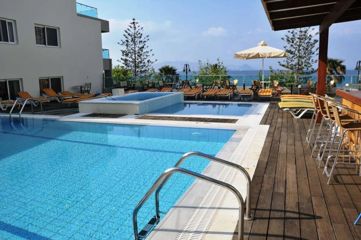 Bristol Sea View Hotel Appartementen — hoofdfoto