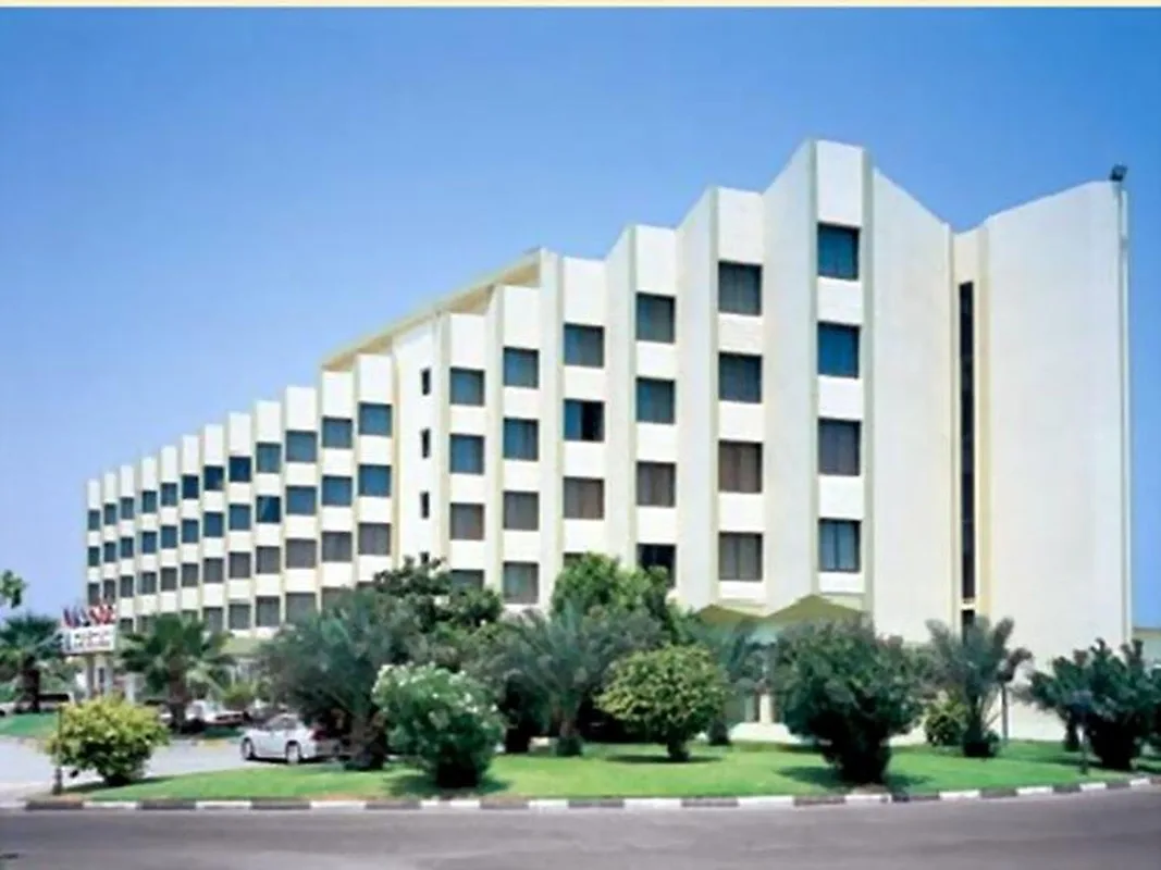 BM Beach Hotel — hoofdfoto