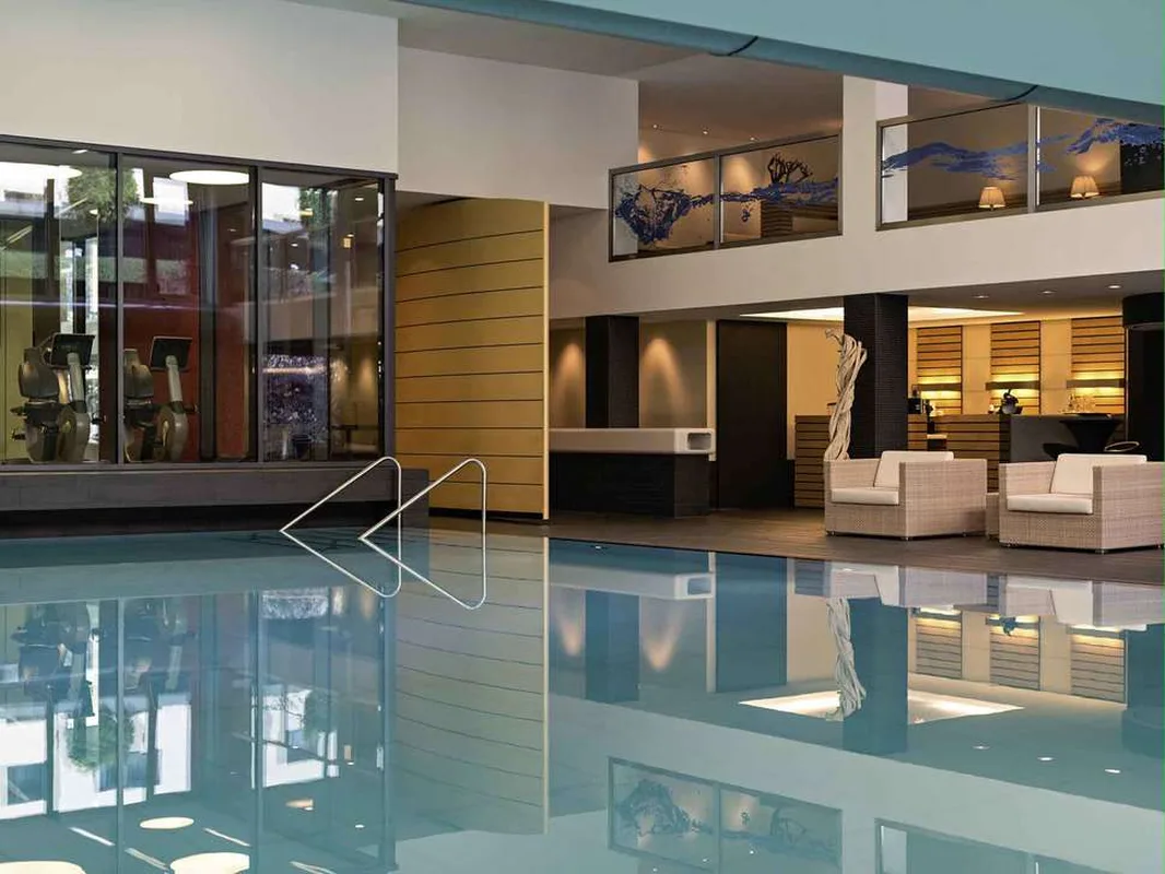 Pullmann Schweizerhof Hotel — hoofdfoto