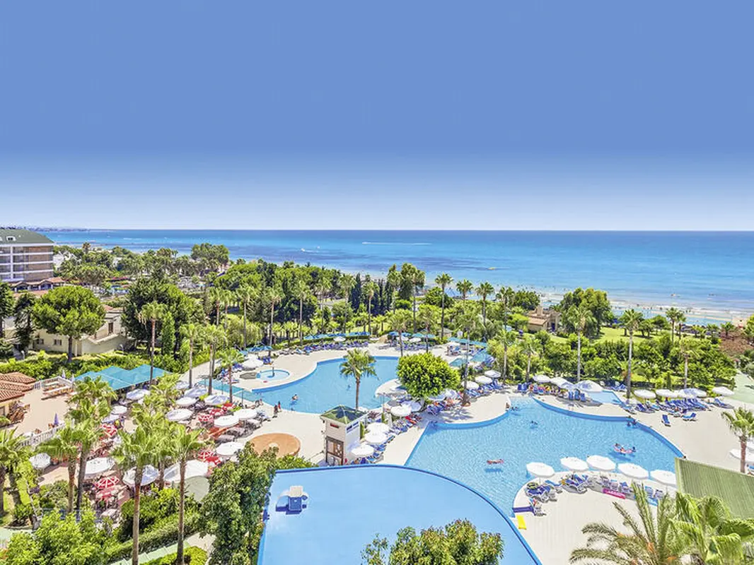 İz Flower Side Beach Hotel — hoofdfoto