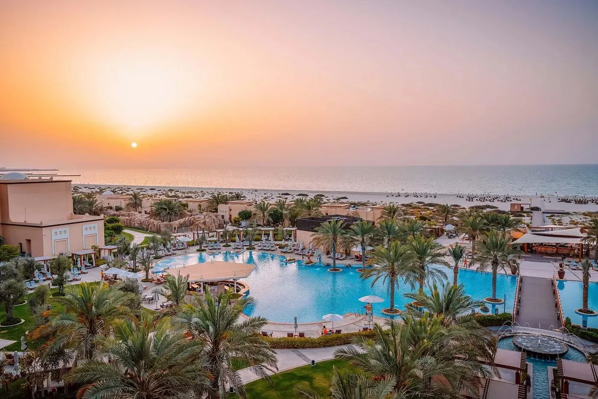 Saadiyat Rotana Resort & Villas — hoofdfoto