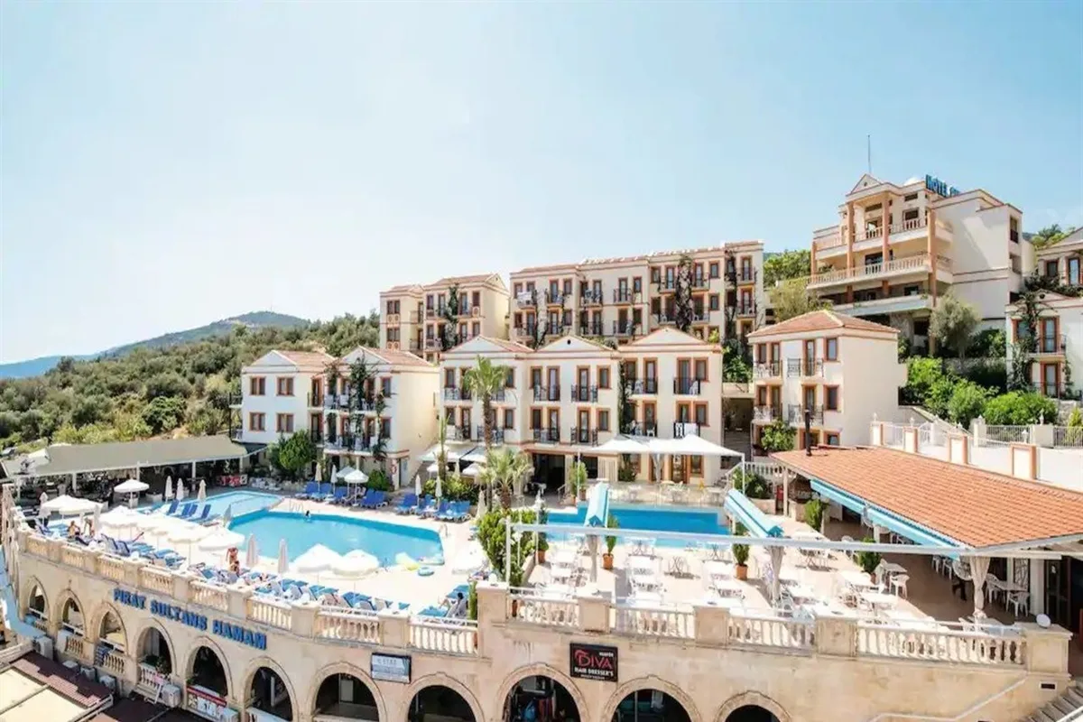 Pirat Hotel — hoofdfoto