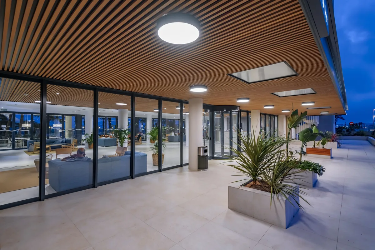 Caprici Beach Hotel & Spa — hoofdfoto