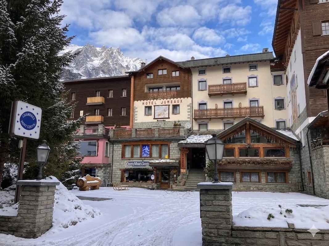 Hotel Jumeaux — hoofdfoto