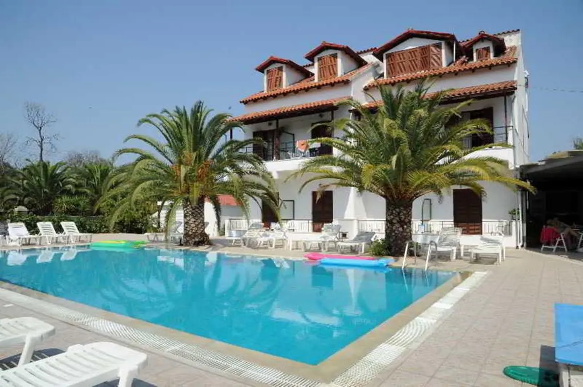 Captain's Studios & Apartments — hoofdfoto