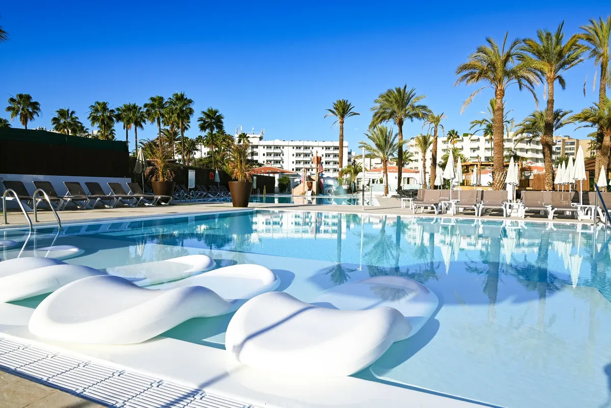 HL Miraflor Suites Hotel — hoofdfoto