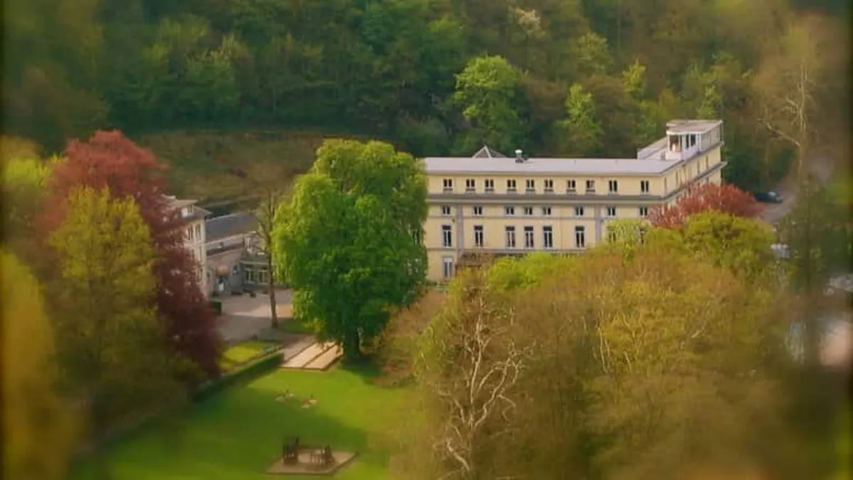 Castel de Pont-à-Lesse — hoofdfoto