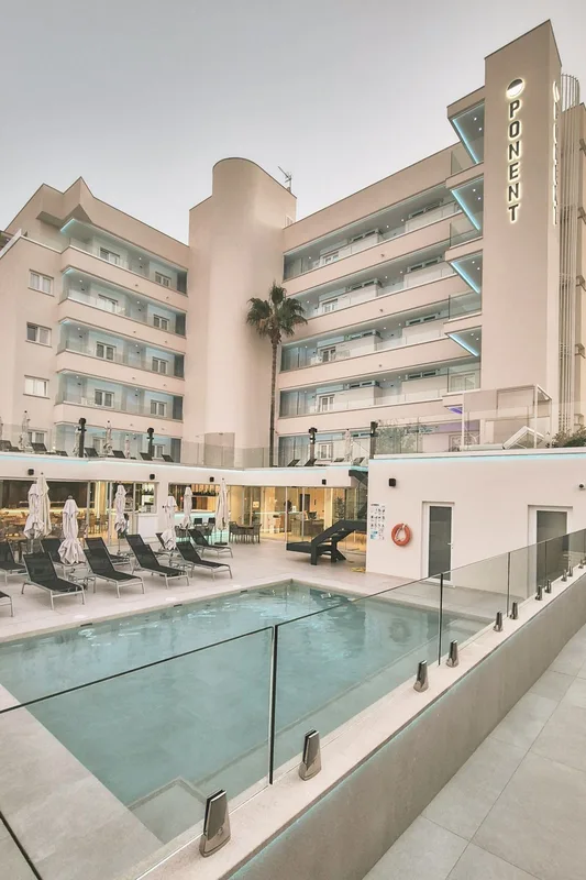 Ponent Apartamentos — hoofdfoto