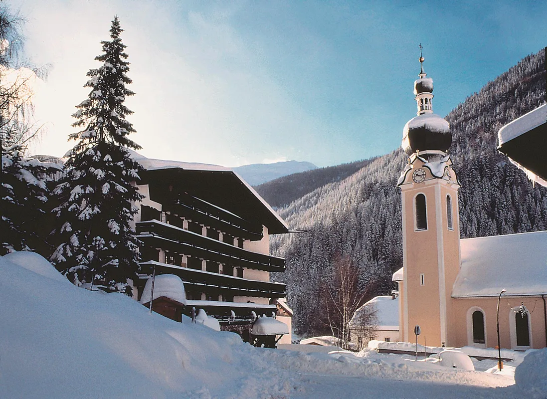 Berghotel Basur, hoofdfoto