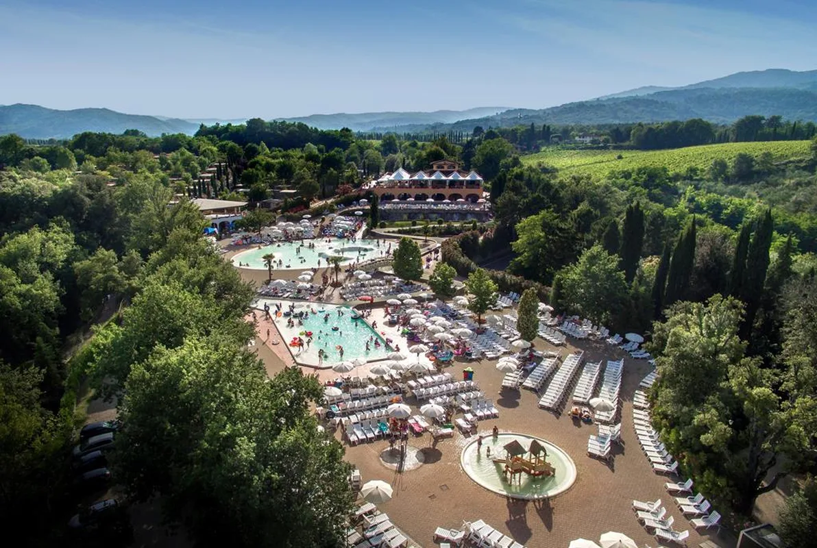 Camping Norcenni Girasole Village — hoofdfoto