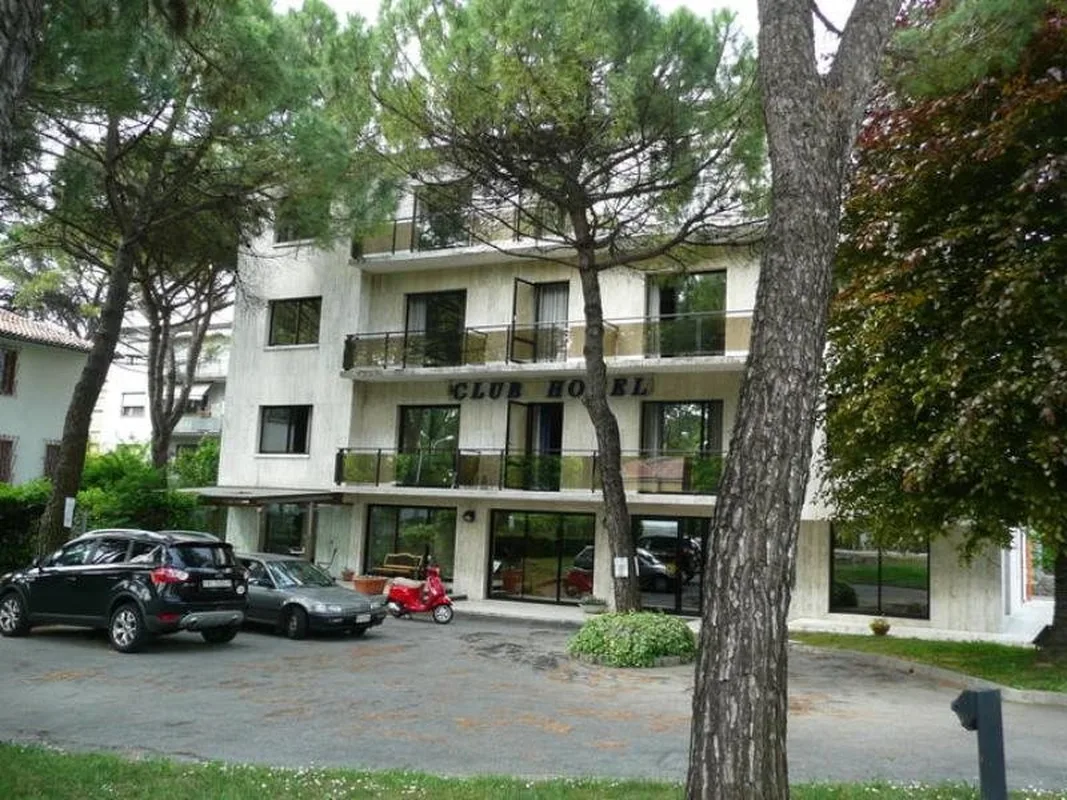 Club Hotel, hoofdfoto