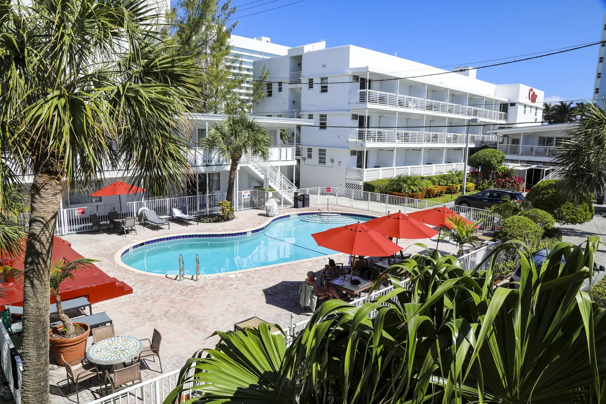 Collins Hotel, hoofdfoto