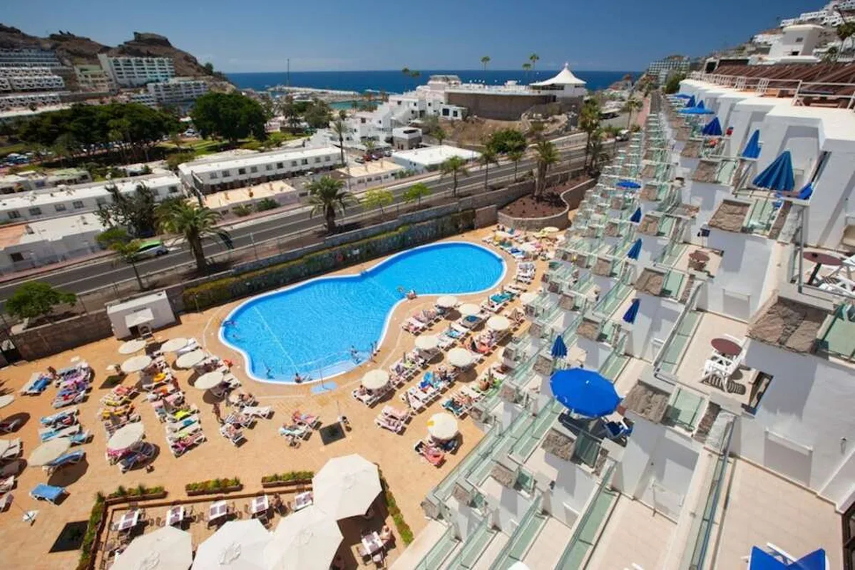 Hotel Revoli — hoofdfoto