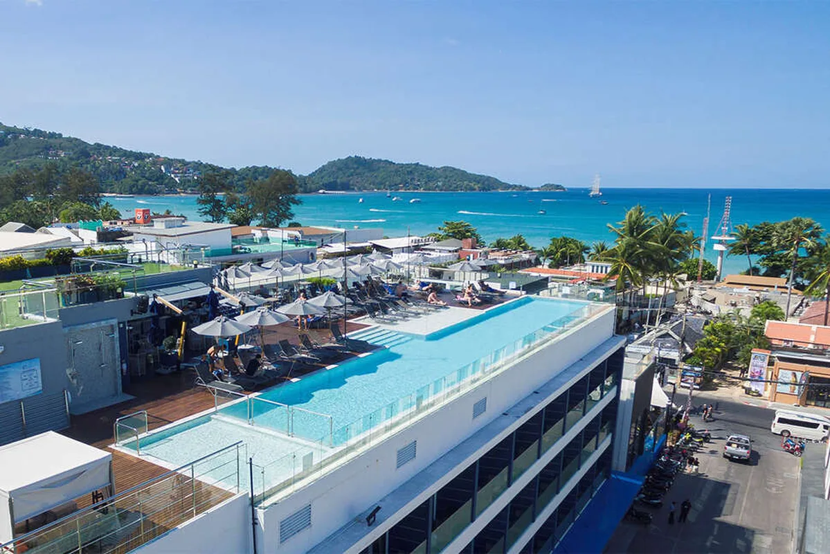 Hotel Clover Patong Phuket — hoofdfoto