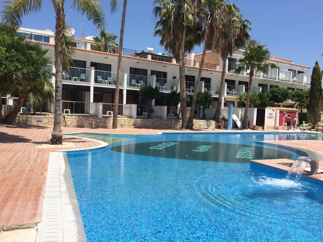 Pambos Napa Rocs, hoofdfoto