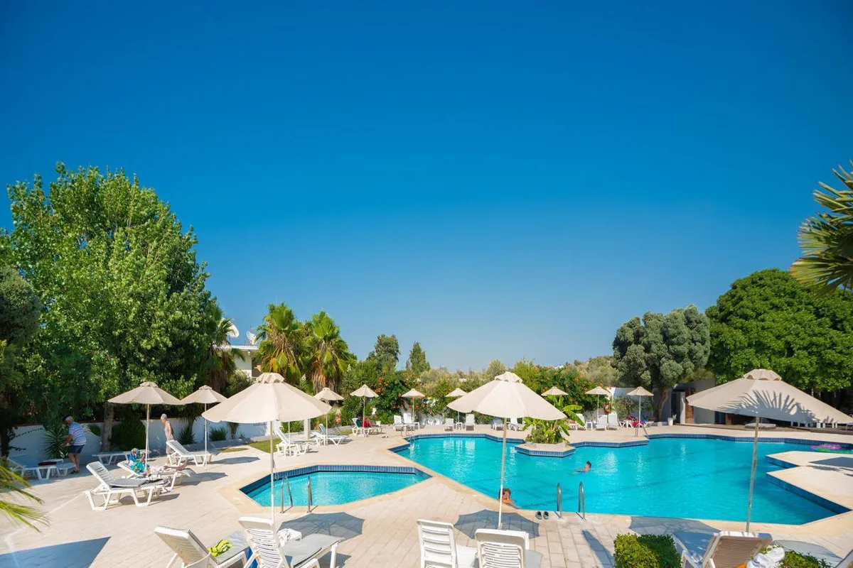 Happy Days Hotel — hoofdfoto