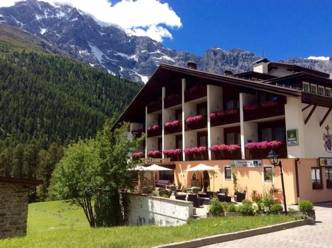 Alpina Mountain Resort — hoofdfoto