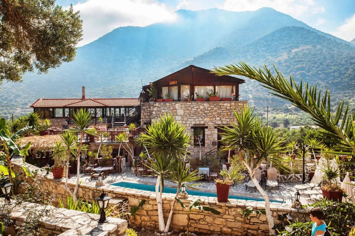 Stone Village Petrino Horio, hoofdfoto