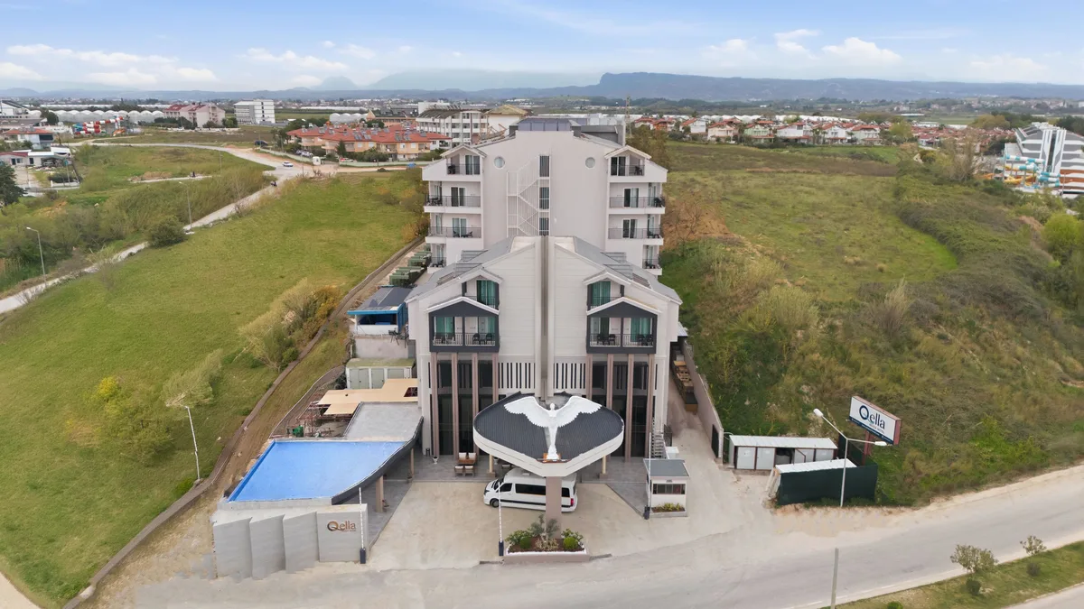 Q Ella Beach Hotel — hoofdfoto