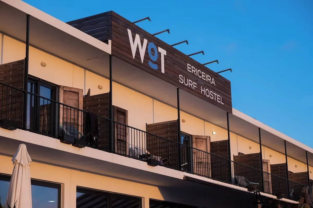 WOT Ericeira Surf Hostel — hoofdfoto
