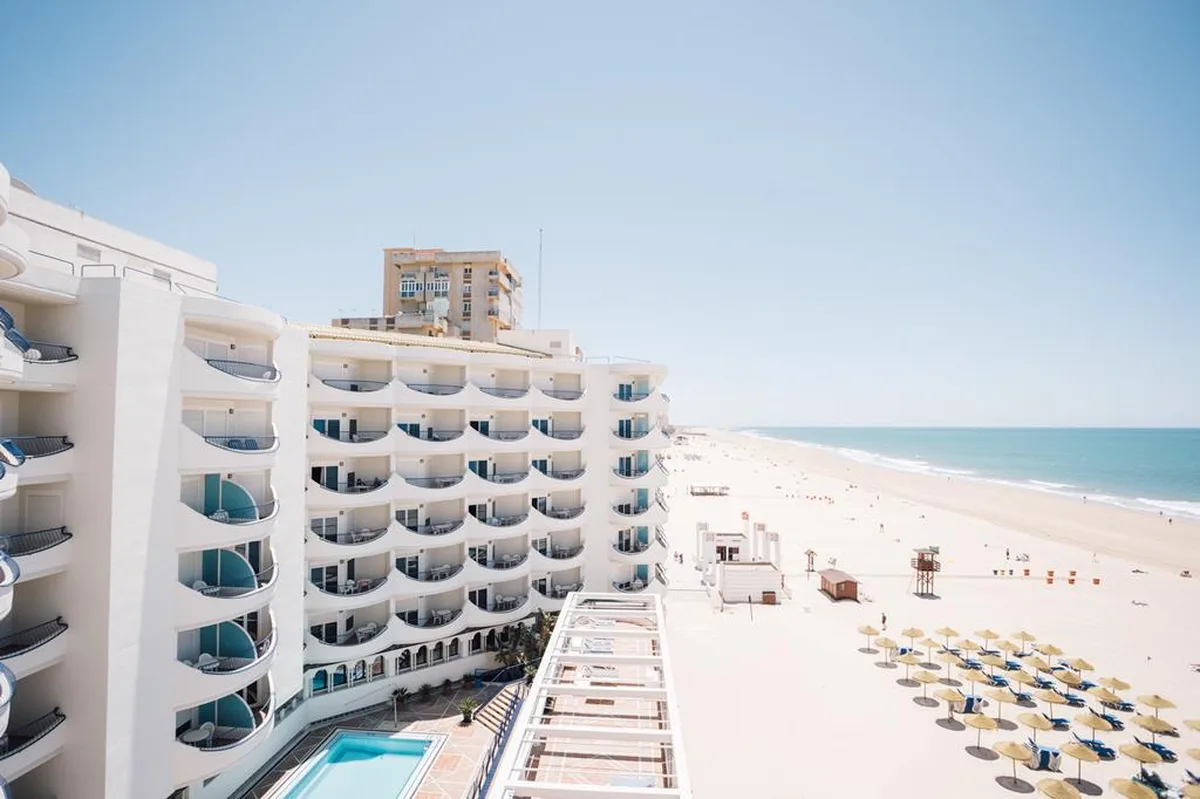 Hotel Playa Victoria — hoofdfoto