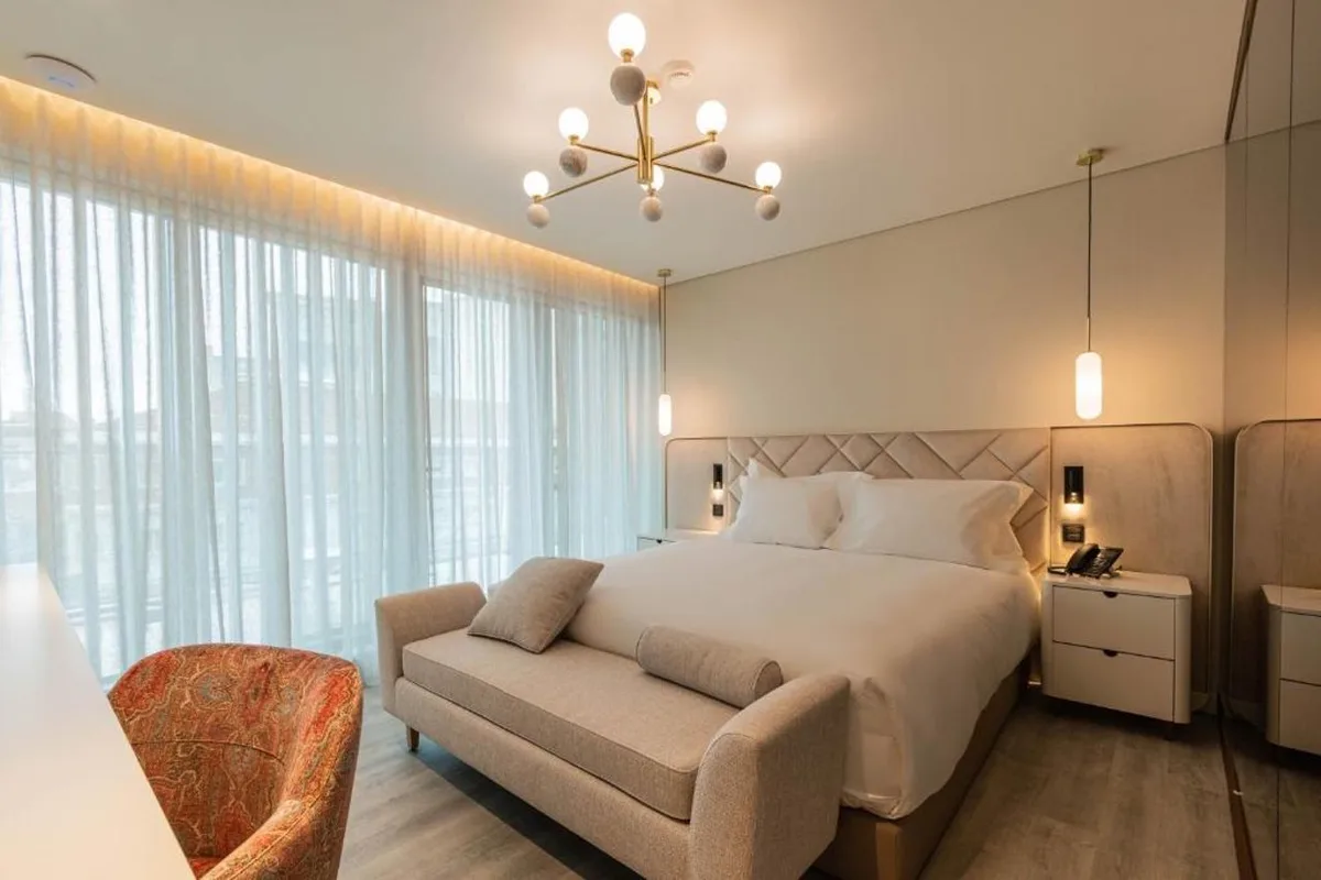 Luster Hotel — hoofdfoto