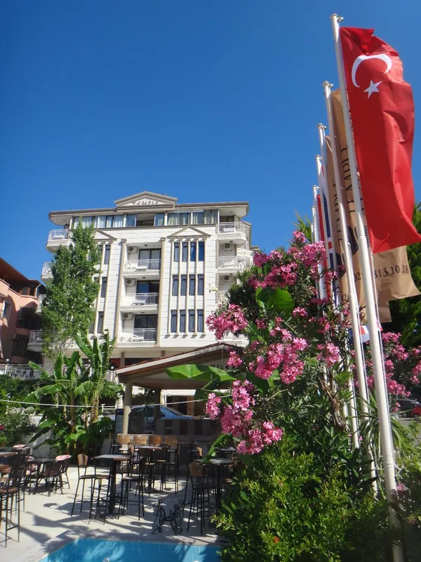 Temple Hotel — hoofdfoto