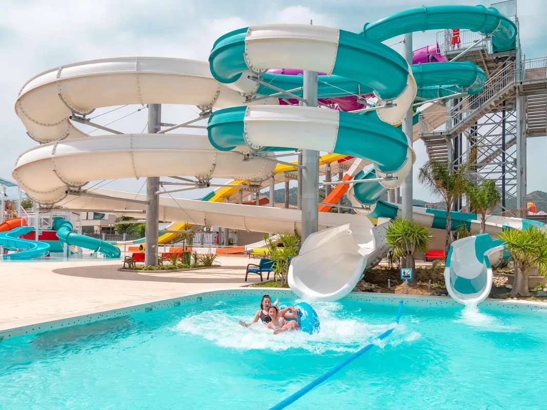 Hotel Golden Taurus Aquapark Resort — hoofdfoto