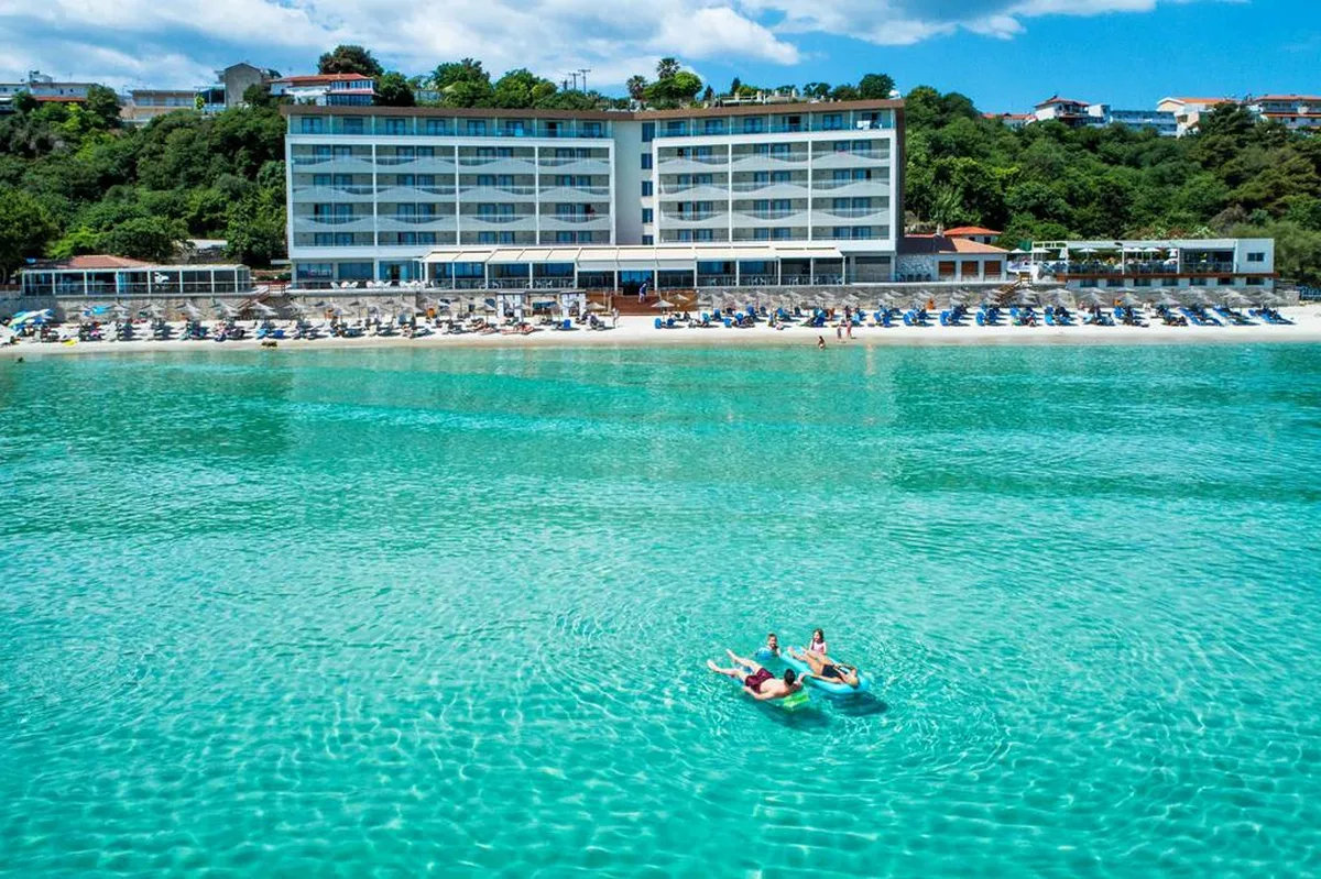 Ammon Zeus Luxury Beach Hotel — hoofdfoto