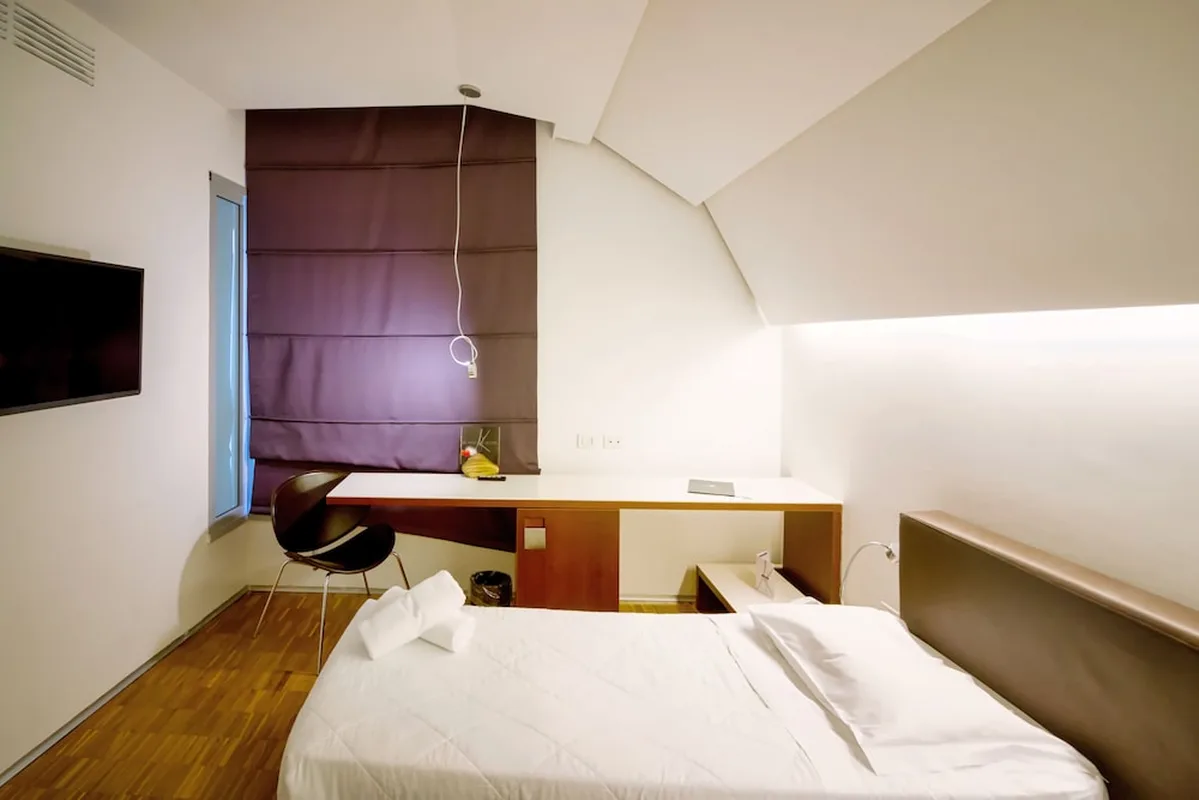 Black Hotel — hoofdfoto