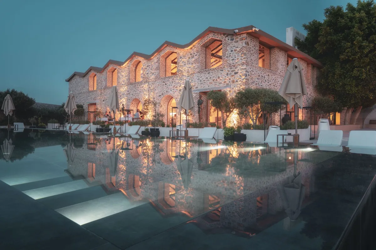 Ruins Hotel — hoofdfoto