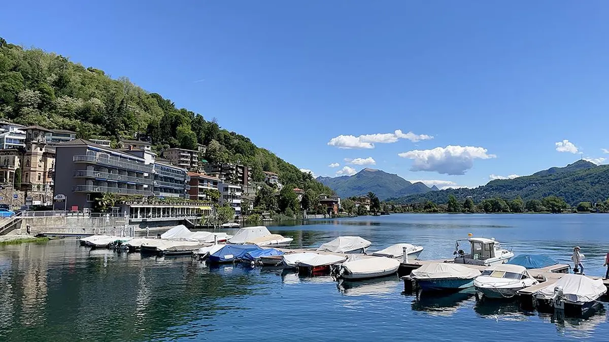 Tresa Bay — hoofdfoto