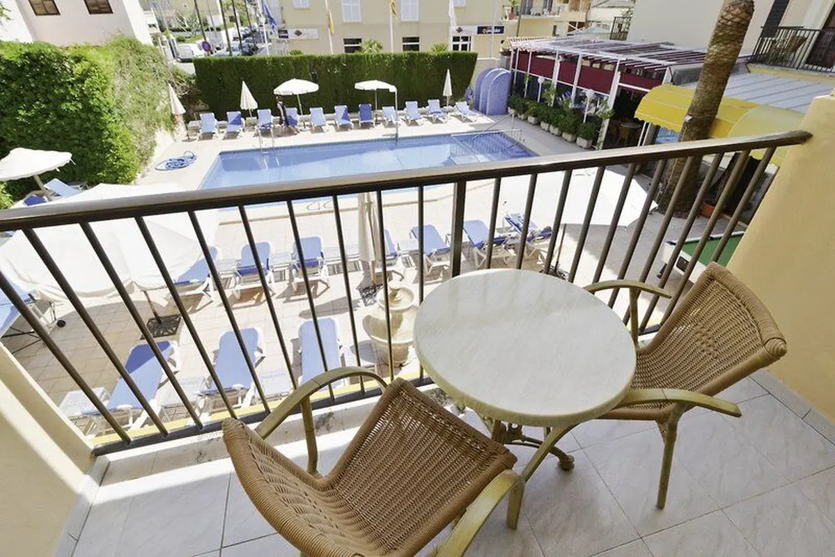 Amoros Hotel — hoofdfoto