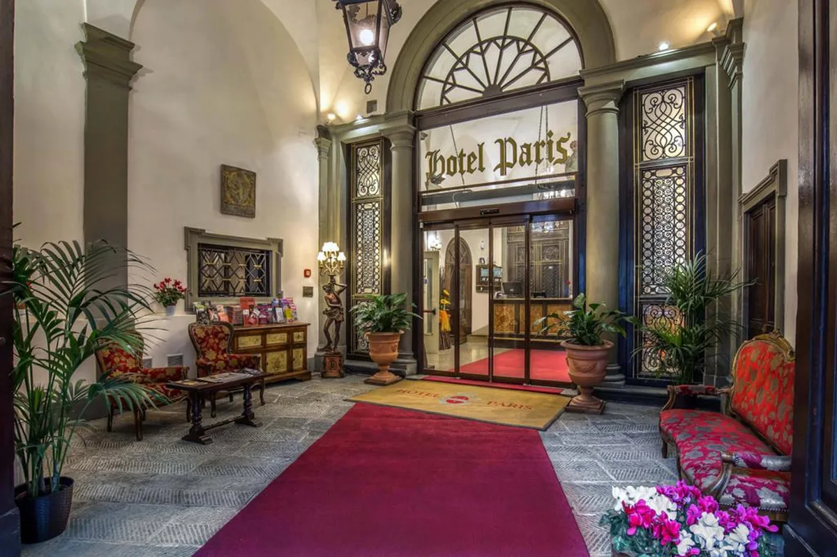 Hotel Paris — hoofdfoto