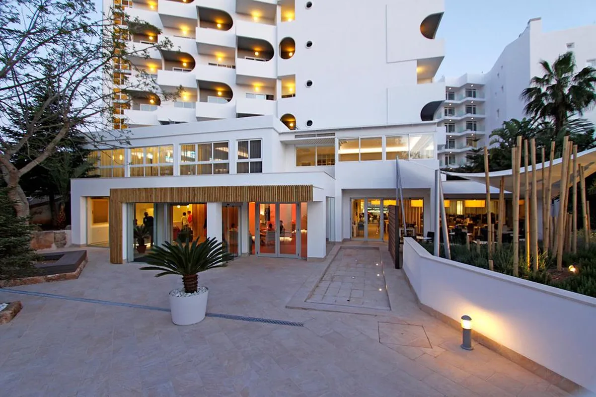 Hotel Bg Pamplona — hoofdfoto