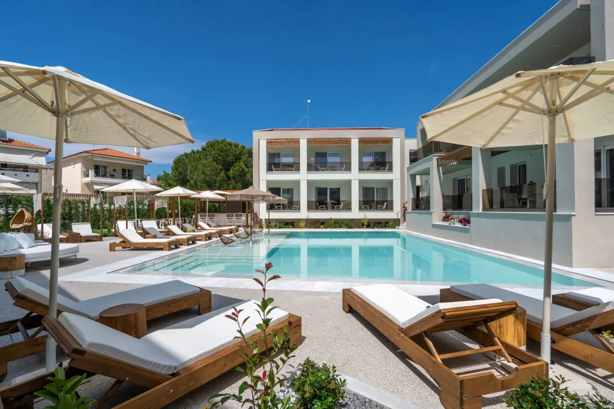 Mirablue Luxury Residences — hoofdfoto