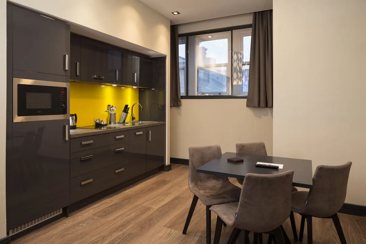 Roomzzz Manchester Victoria — hoofdfoto